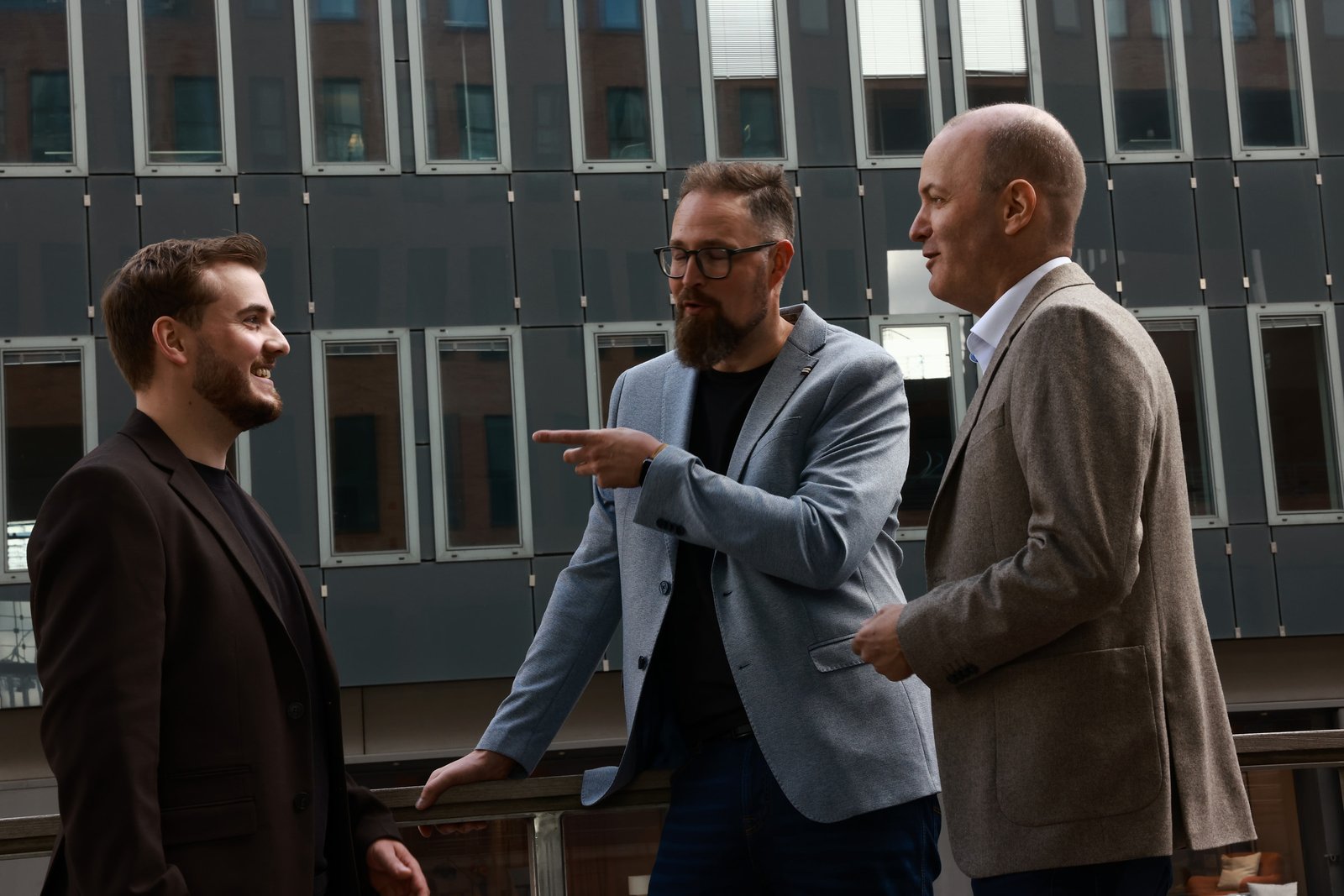 Sebastian Pille, Christian Tramborg und Matthias Johansson im fachlichen Gespräch